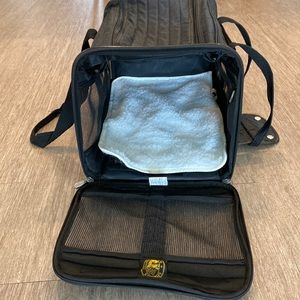 Dog TSA approved carrier bag Sherpa lining